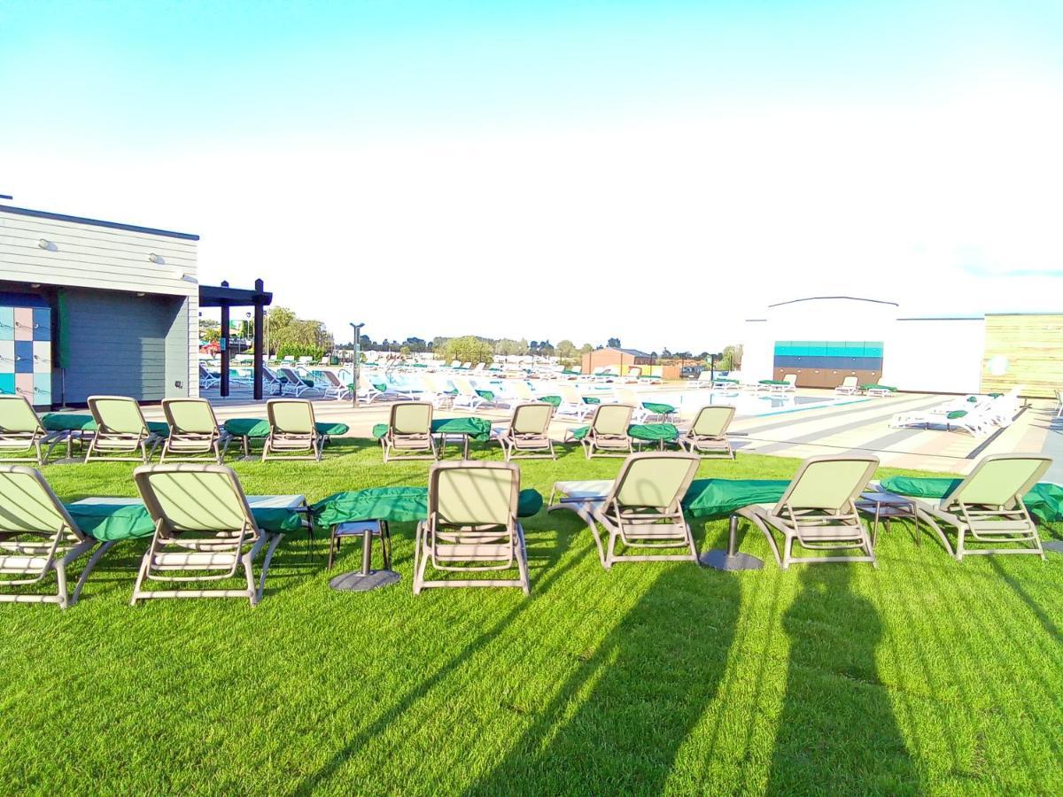 Beautiful 3 Bedroom Caravan With Hot Tub - Tattershall Lakes Buitenkant foto