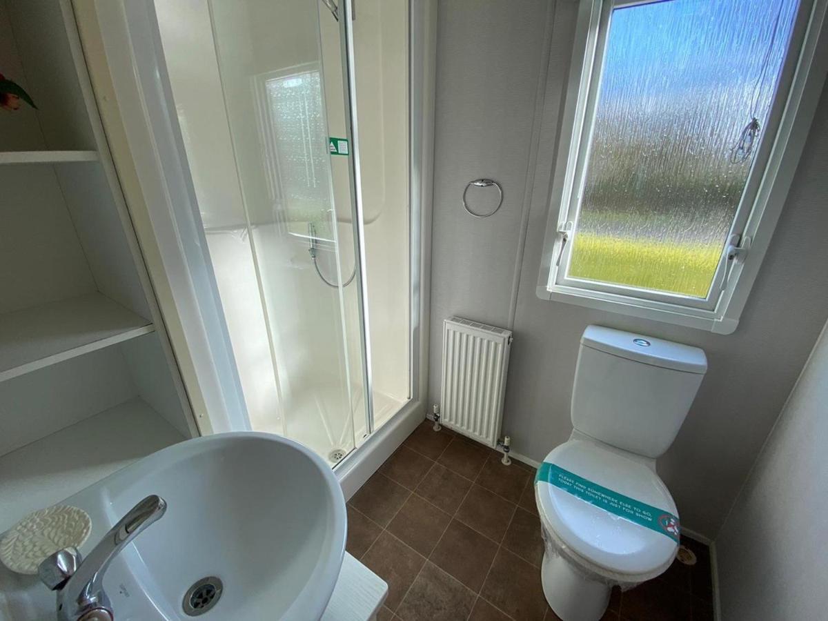 Beautiful 3 Bedroom Caravan With Hot Tub - Tattershall Lakes Buitenkant foto