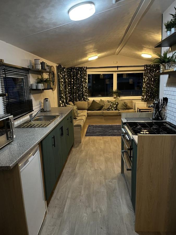 Beautiful 3 Bedroom Caravan With Hot Tub - Tattershall Lakes Buitenkant foto