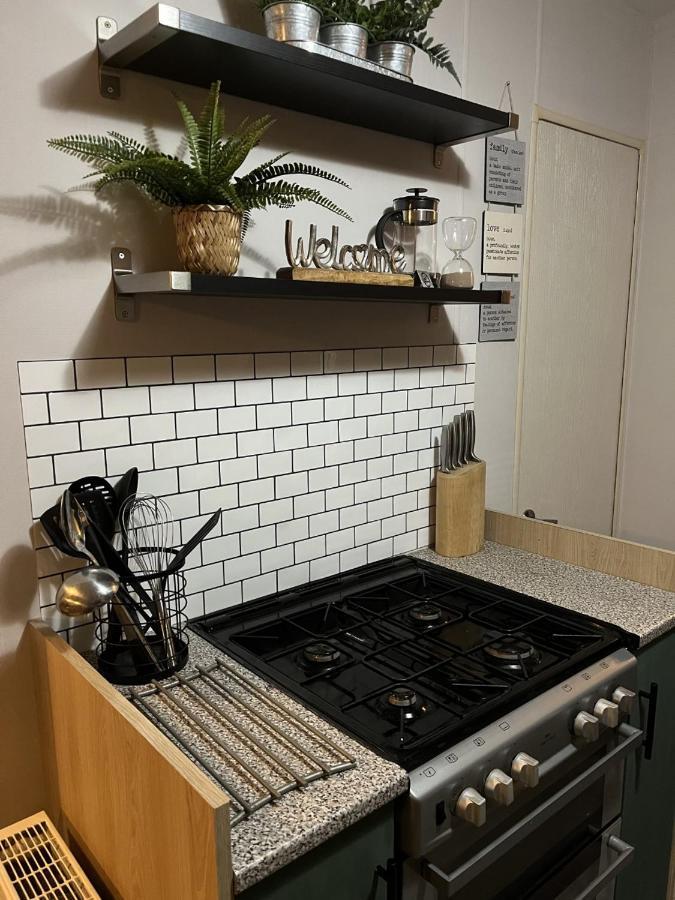 Beautiful 3 Bedroom Caravan With Hot Tub - Tattershall Lakes Buitenkant foto