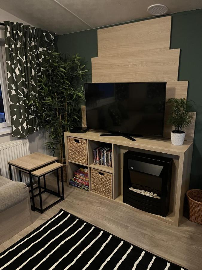 Beautiful 3 Bedroom Caravan With Hot Tub - Tattershall Lakes Buitenkant foto