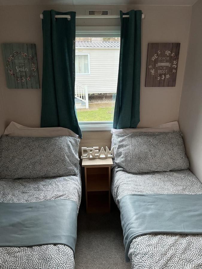 Beautiful 3 Bedroom Caravan With Hot Tub - Tattershall Lakes Buitenkant foto